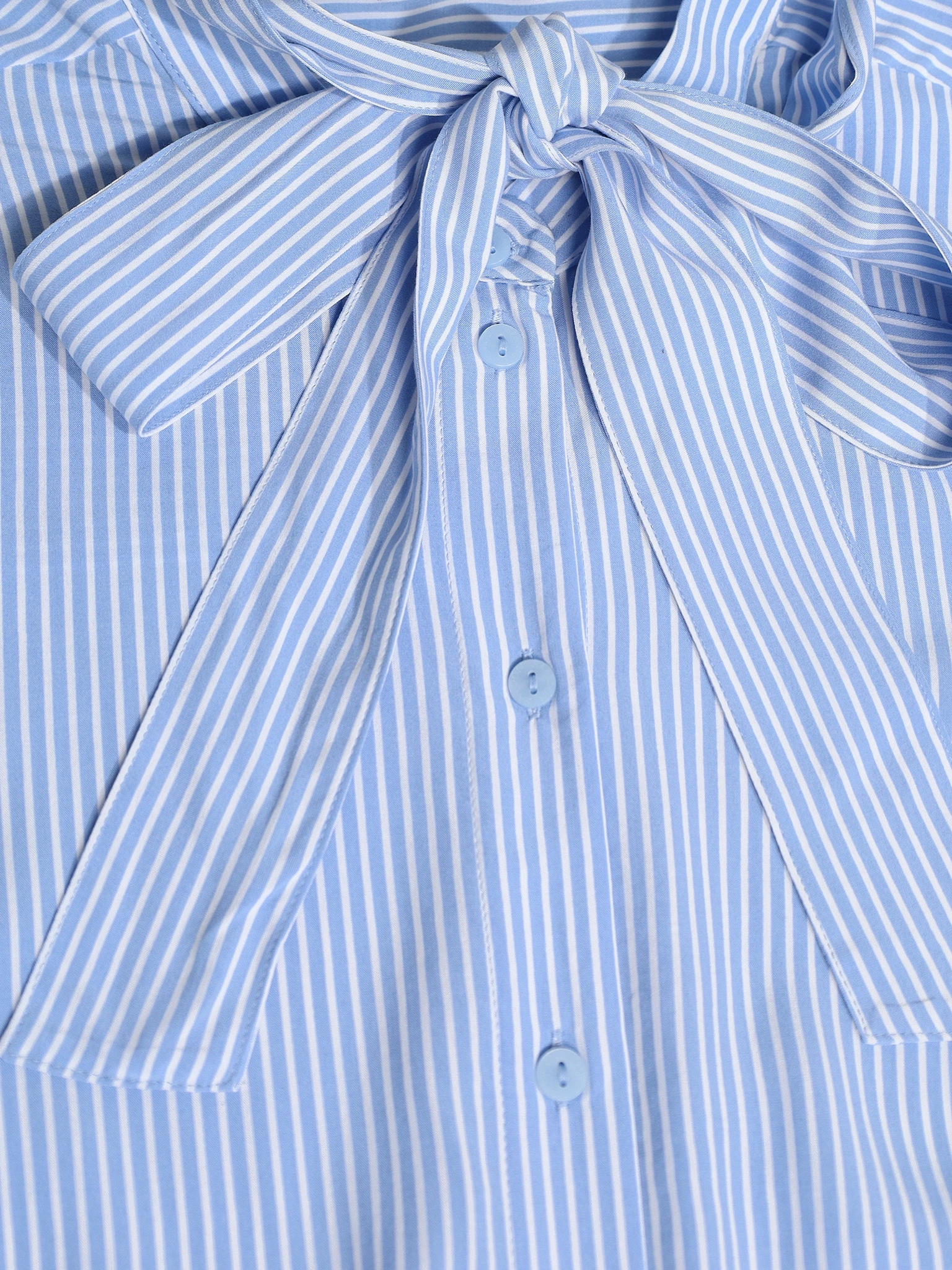 Блуза с бантом в полоску голубого цвета из вискозы